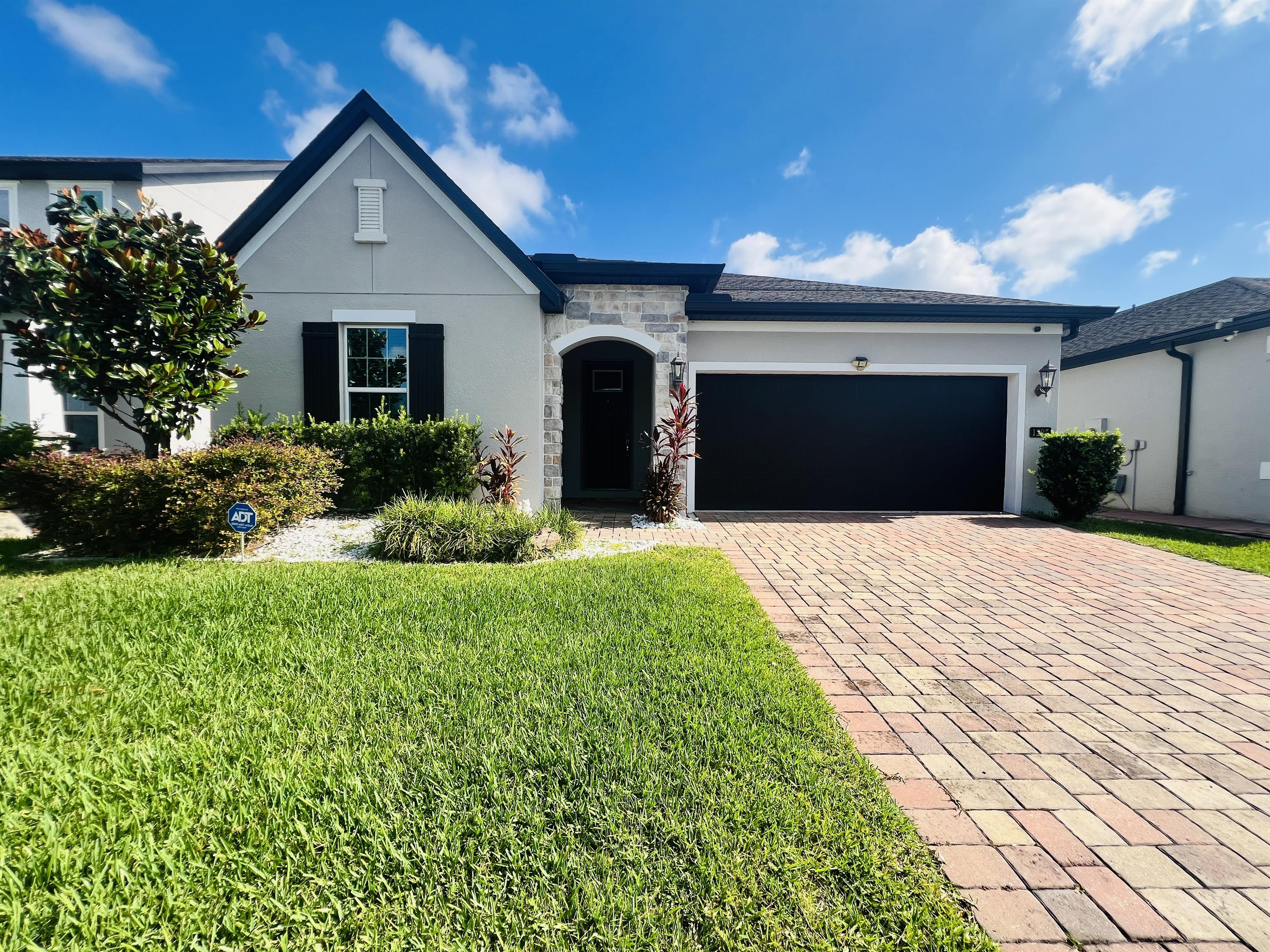 1225 Bristol Oaks Way